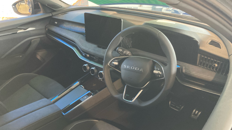 Skoda Superb 1.5 TSI e-TEC Sportline 5dr DSG Petrol Hatchback